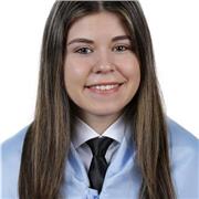 Soy graduada en Maestra de Educación Primaria con mención en Educación Física para impartir todas las materias a nivel de Educación Primaria y, Lengua Castellana y Gallega en la E.S.O